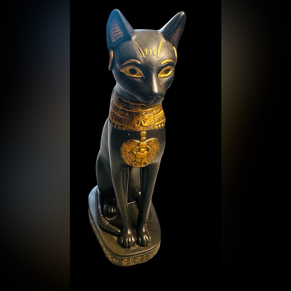 Ornate Egyptian Cat Figurine/Goddess Bastet Centerpiece/Statue Pristine/Rare - Picture 6 of 13